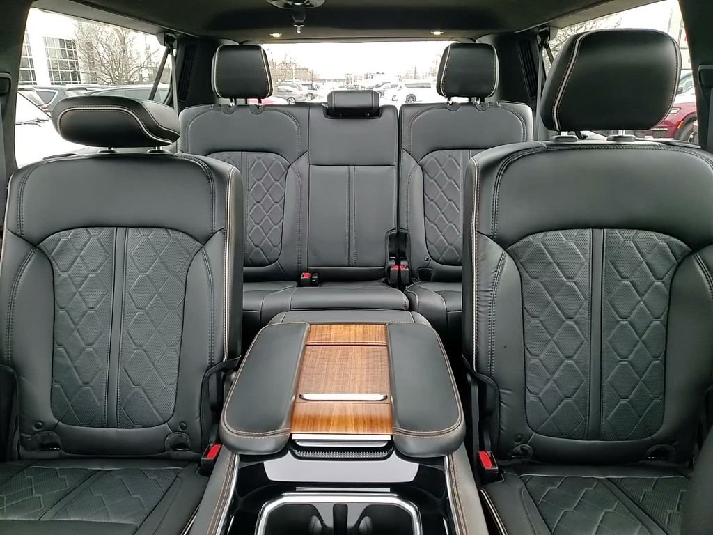 2024 Jeep Grand Wagoneer L Series III - Photo 37