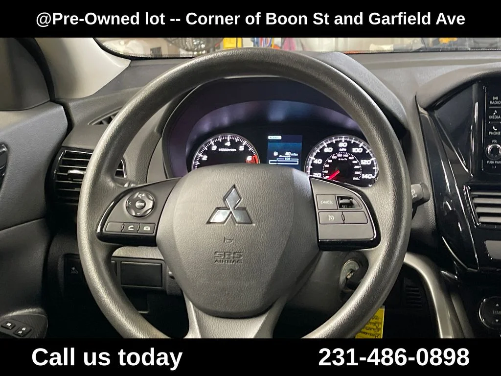 Used 2022  Mitsubishi ES image 19