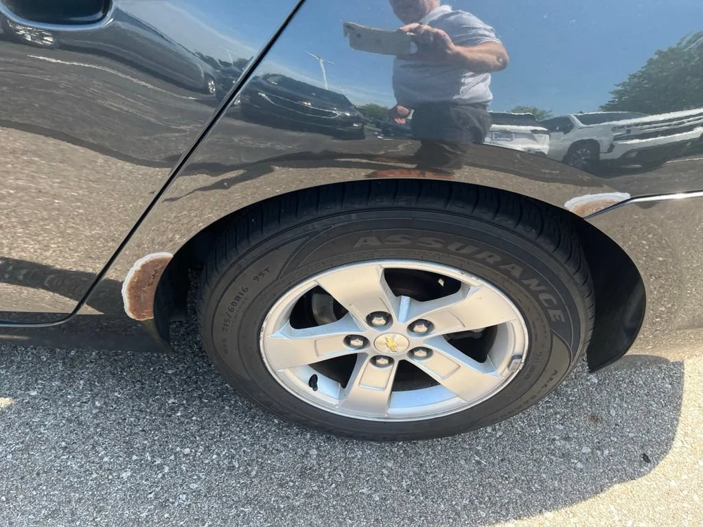 Used 2015 ASHEN GRAY METALLIC Chevrolet LS image 15