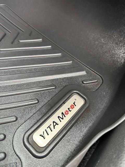 Used 2018 Molten Silver Hyundai SEL image 24