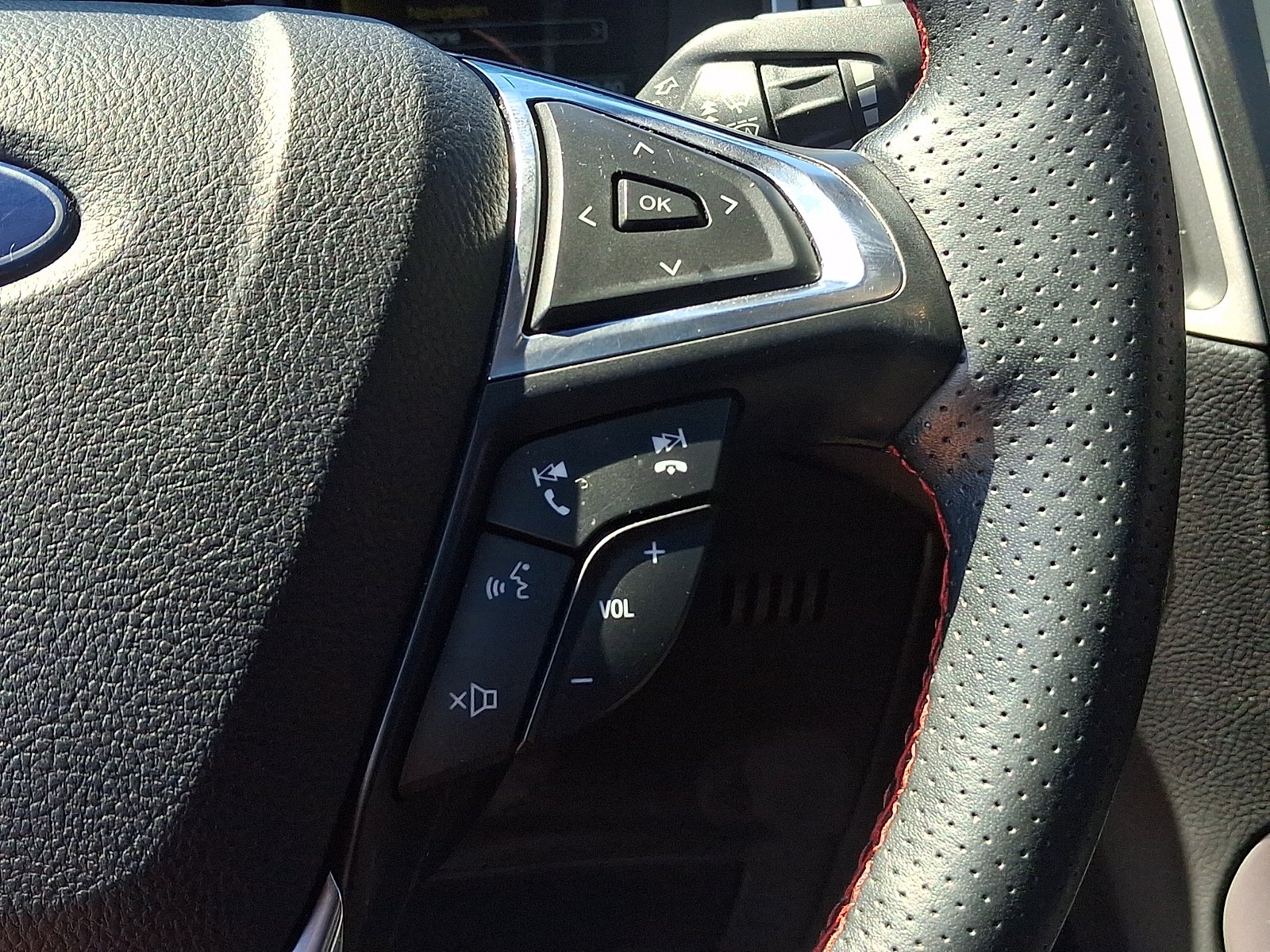 Used 2020 Agate Black - UM Ford ST Line image 24