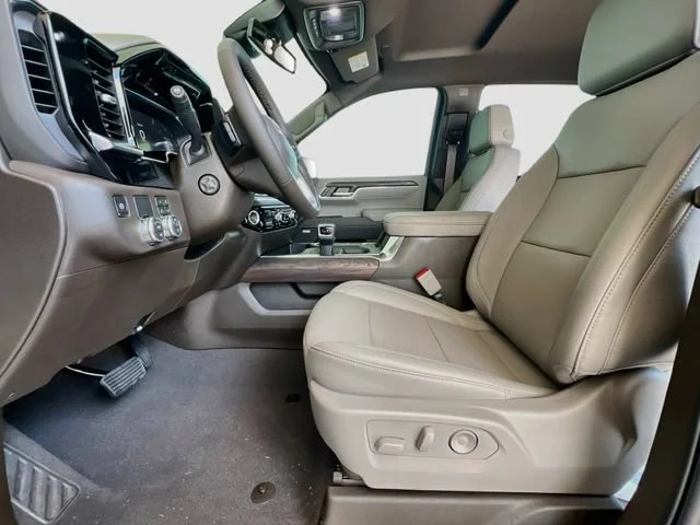 2026 GMC Sierra 1500 SLT - Photo 15