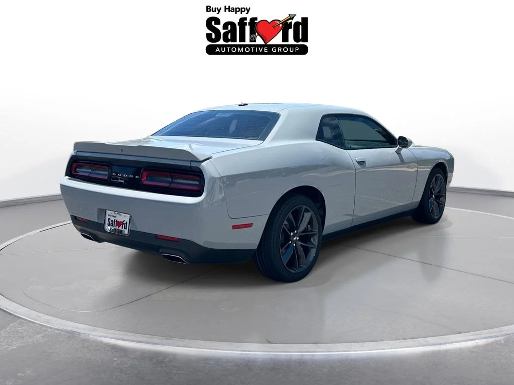 Used 2021 Gray Dodge SXT image 9