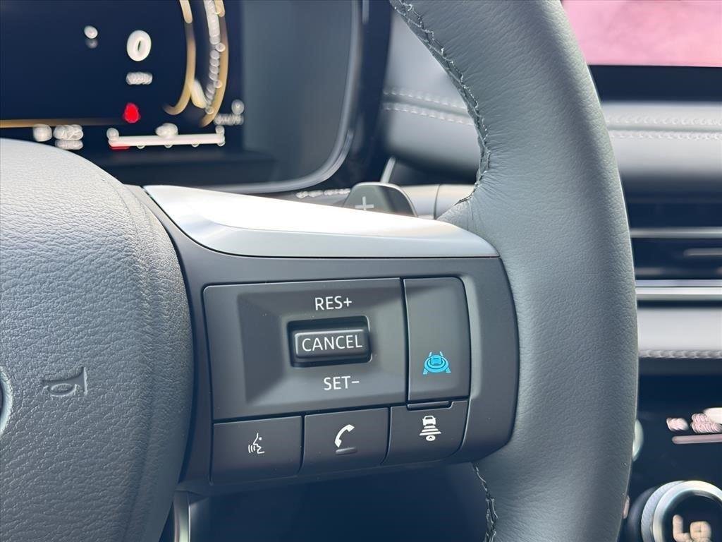 New 2027 2T RAD WHT INFINITI Sport AWD image 28