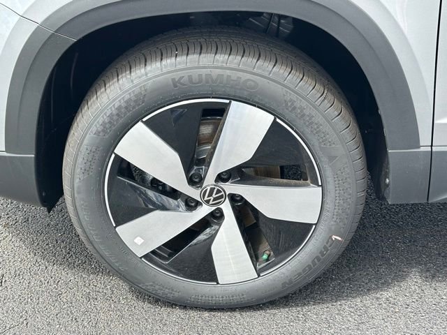 New 2026 Pyrite Silver Metallic Volkswagen 1.5T S image 9
