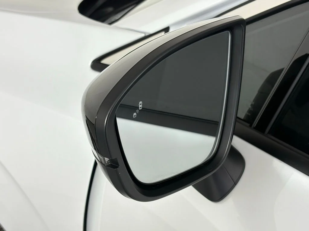 New 2026 White Nissan SL image 13