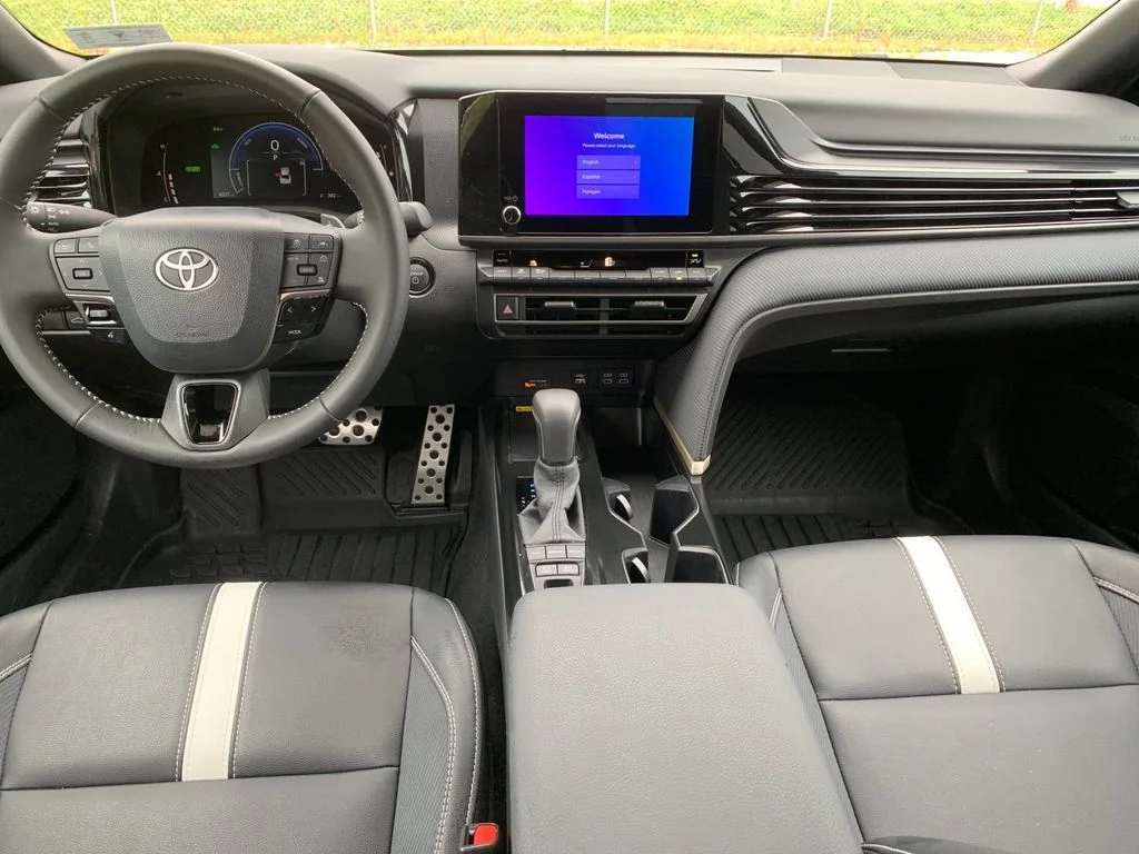Used 2026  Toyota SE image 16