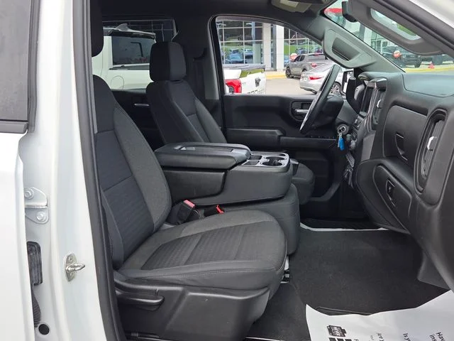 Used 2022 White Chevrolet Custom image 14