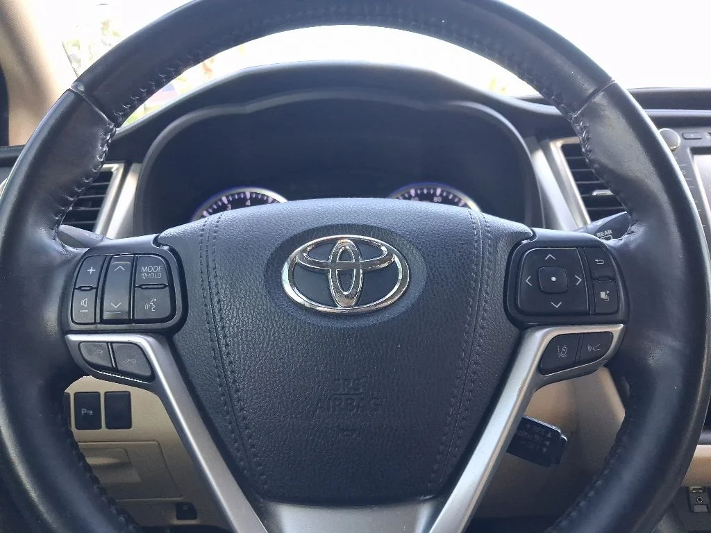 Used 2019 Gray Toyota Limited image 31