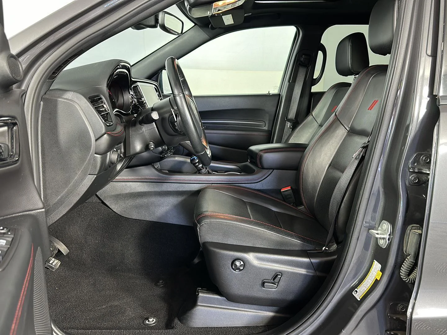Used 2025 Vapour Grey Dodge R/T image 7