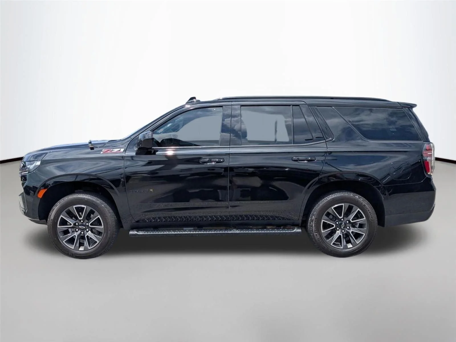Used 2022 Black Chevrolet Z71 image 8