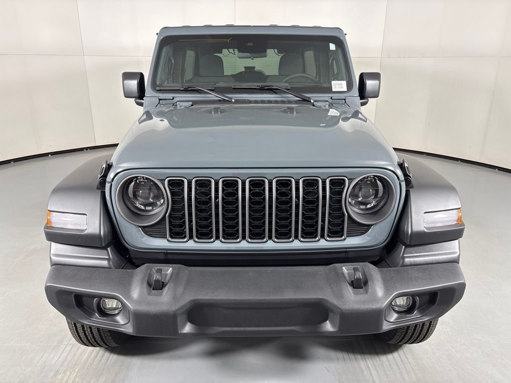 Used 2025 Gray Jeep Sport S image 3