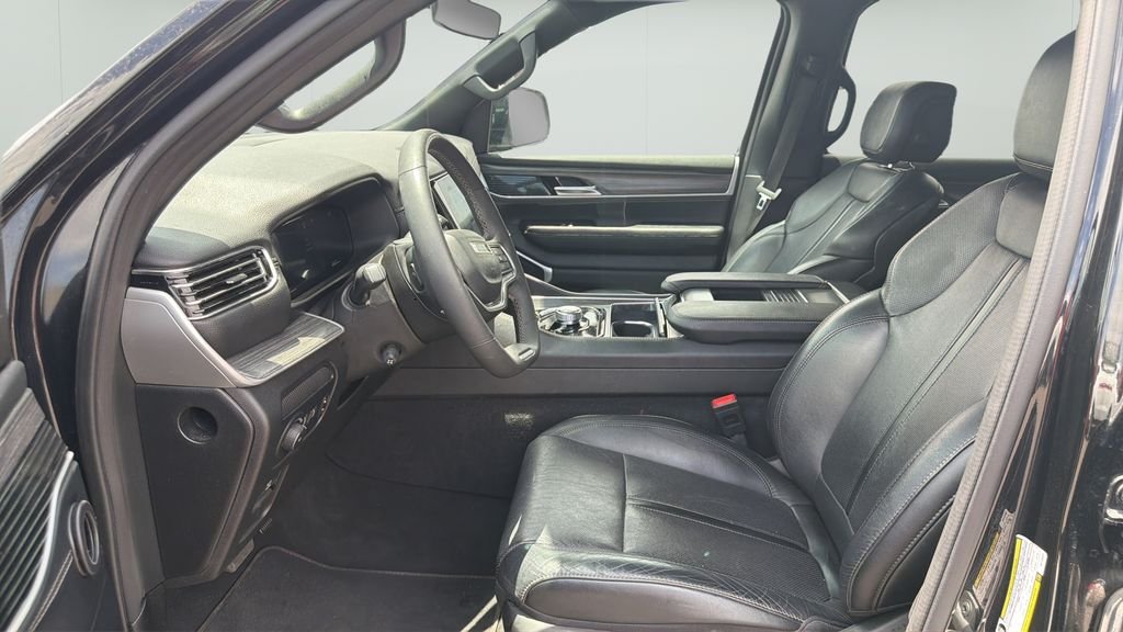 Used 2024 Black Jeep Series II image 9