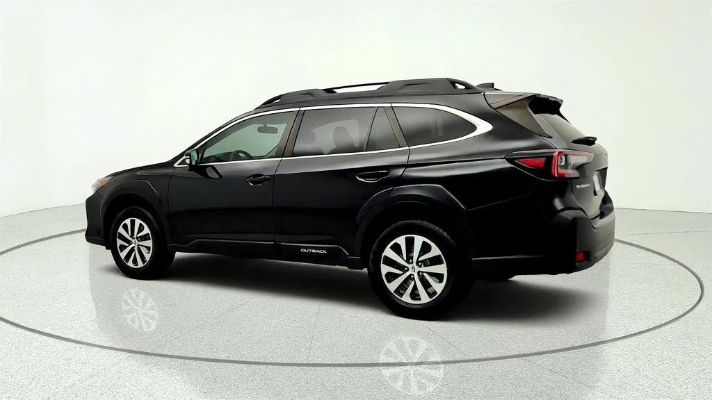 Used 2023 Crystal Black Silica Subaru Premium CVT w/ BSD/RCTA & Hands-Free Power Rear Gate image 7