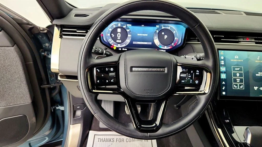 Used 2024 Giola Green Metallic Land Rover P400 Dynamic SE w/ Meridian Audio & Black Exterior Pack image 12