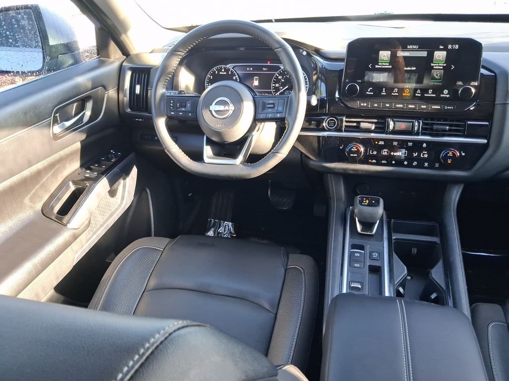 Used 2023 Silver Nissan SL image 17