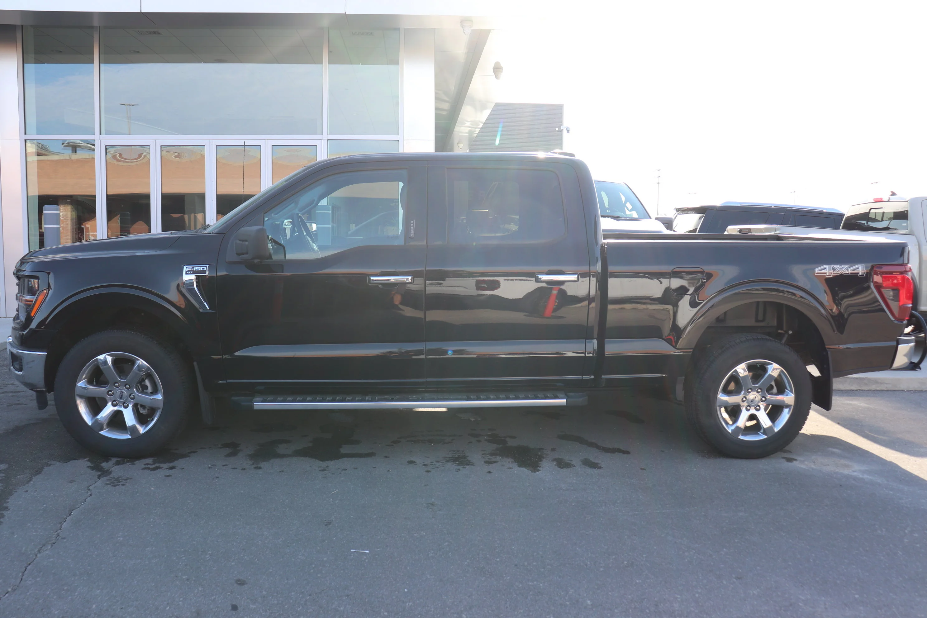 Used 2024  Ford XLT 4WD SuperCrew 5.5