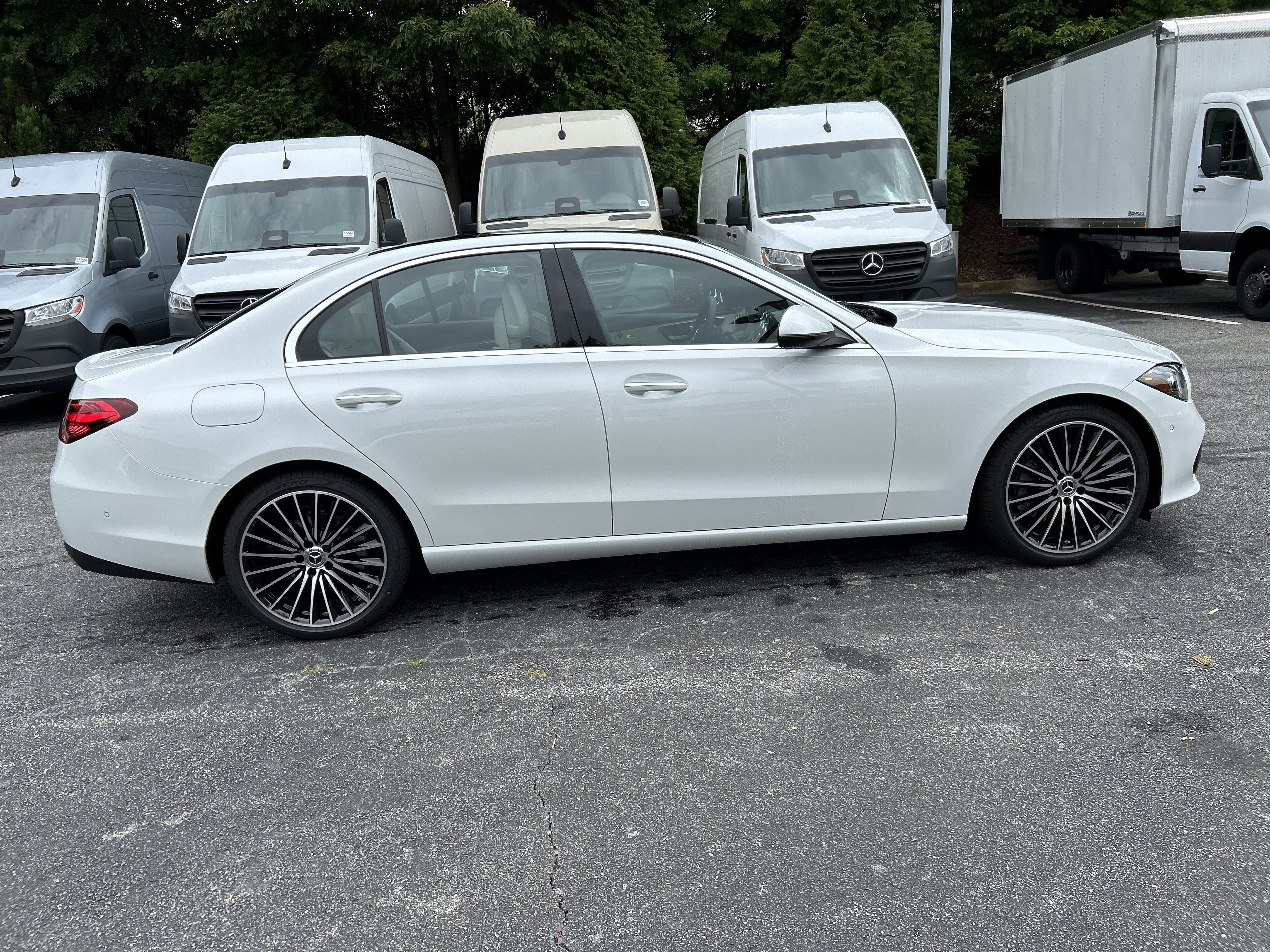 New 2026 MANUFAKTUR Moonlight White Metallic Mercedes-Benz C 300 Sedan image 5