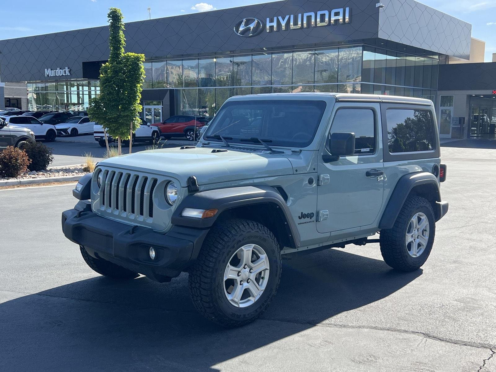 2023 Jeep Wrangler Sport S's photo