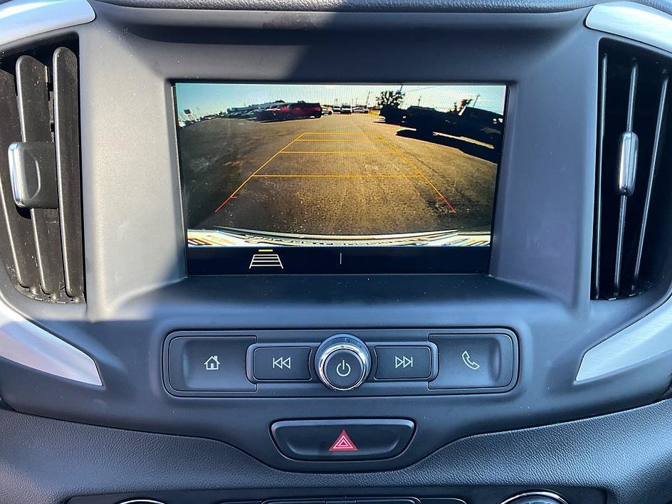 Used 2019 Gray GMC SLE image 7