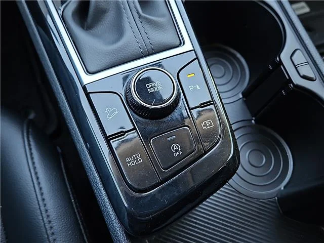 Used 2025 Glacial White Pearl KIA EX Front-Wheel Drive image 10