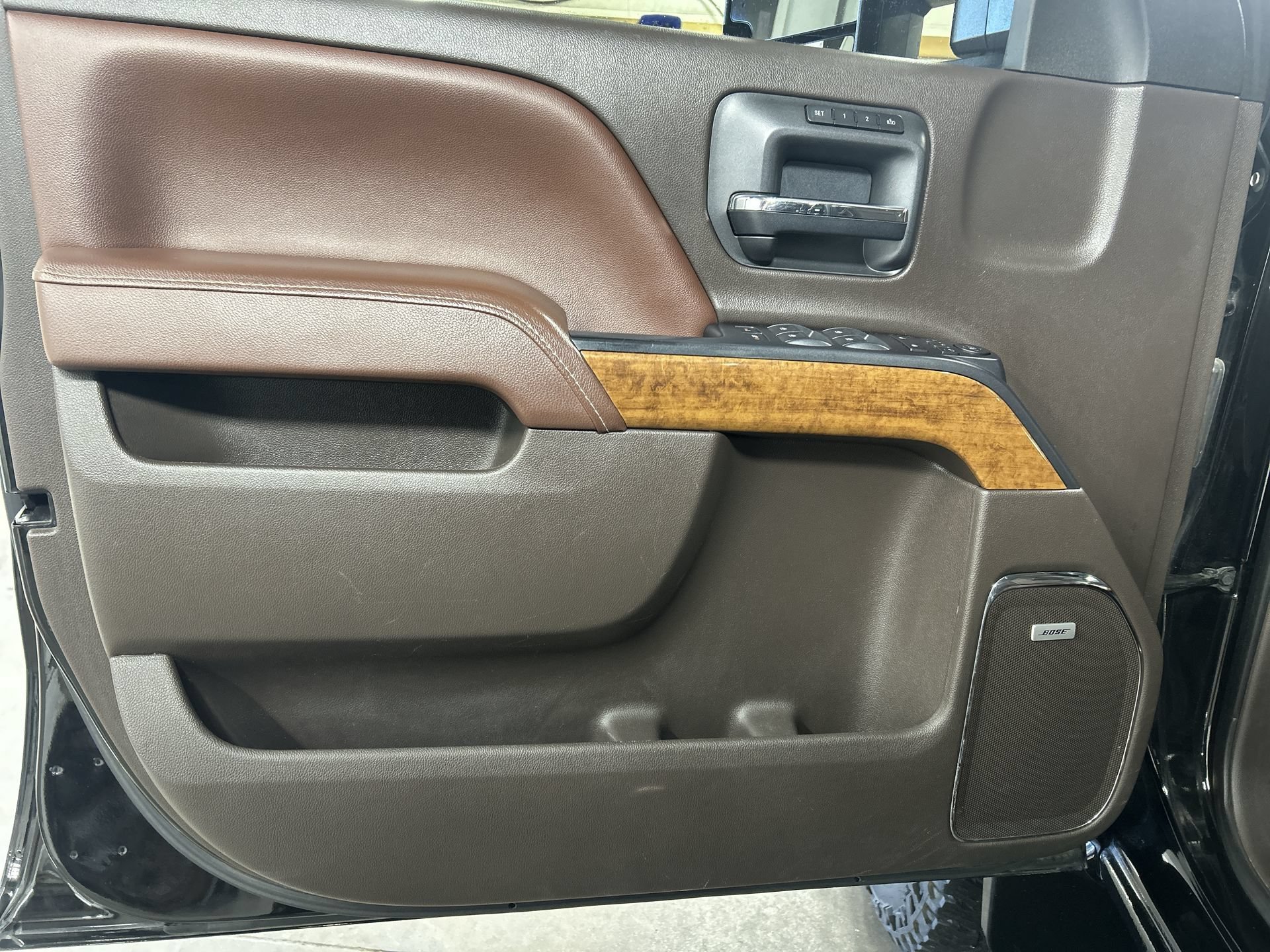 Certified Used 2015 BLACK Chevrolet High Country image 23