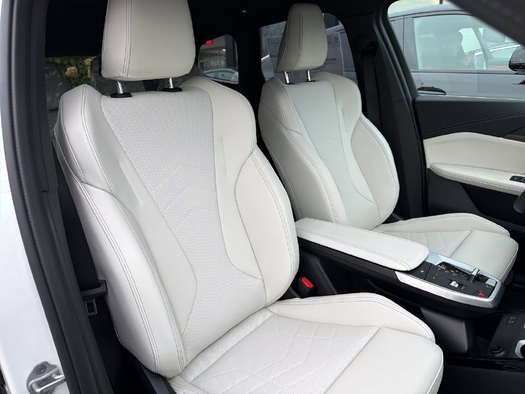 New 2027 Alpine White BMW xDrive28i image 20