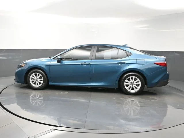 Used 2026  Toyota LE image 4