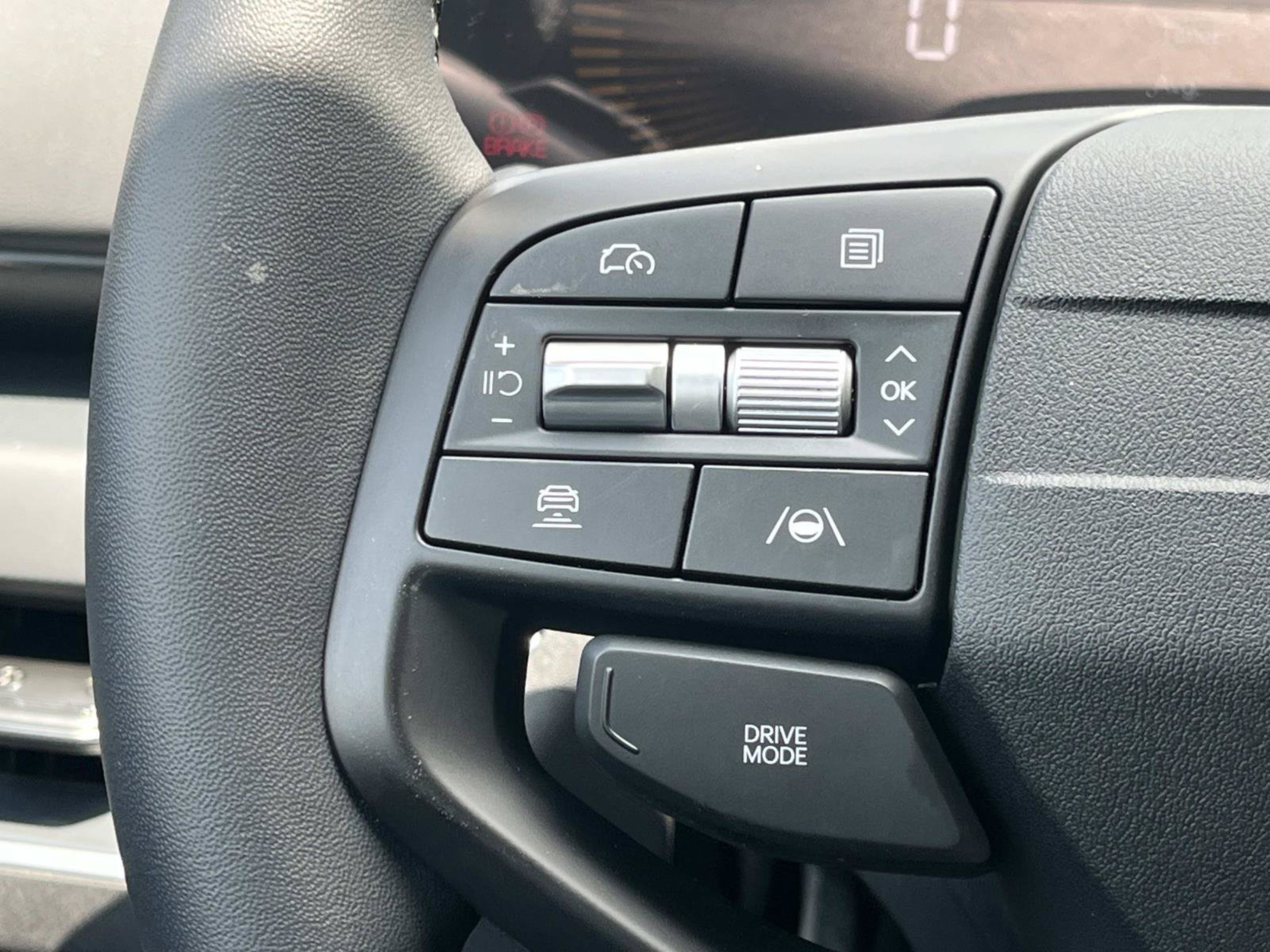 New 2026 Snow White Pearl Kia EX image 24