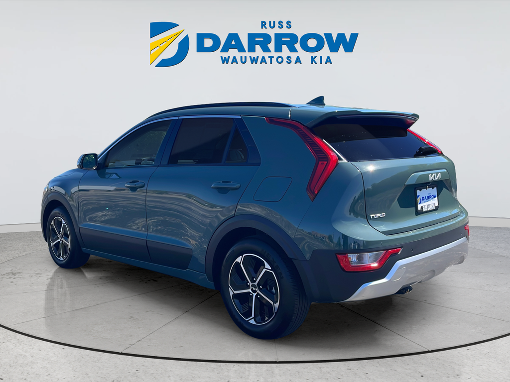 Used 2023 Green Kia EX image 3