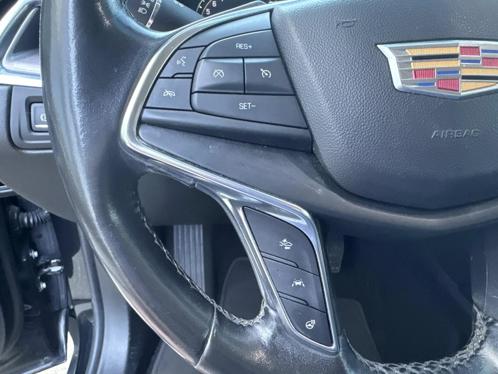 Used 2018 Black Cadillac FWD 4dr Luxury image 23