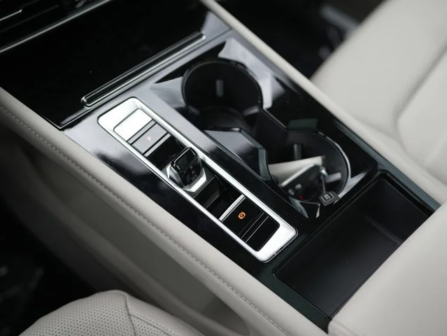 New 2026 Opal White Pearl Volkswagen 2.0T SEL image 15