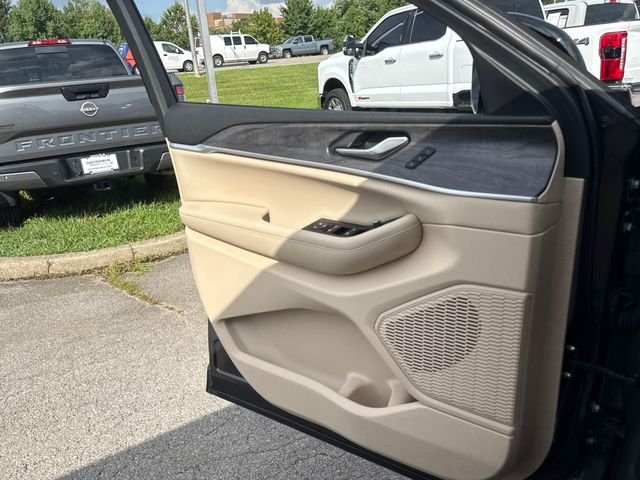 Used 2025 Gray Jeep Limited image 12