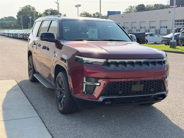 New 2026 Velvet Red Pearlcoat (DISC) Jeep Upland image 3