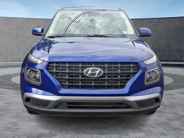 Used 2022 Blue Hyundai SE image 3