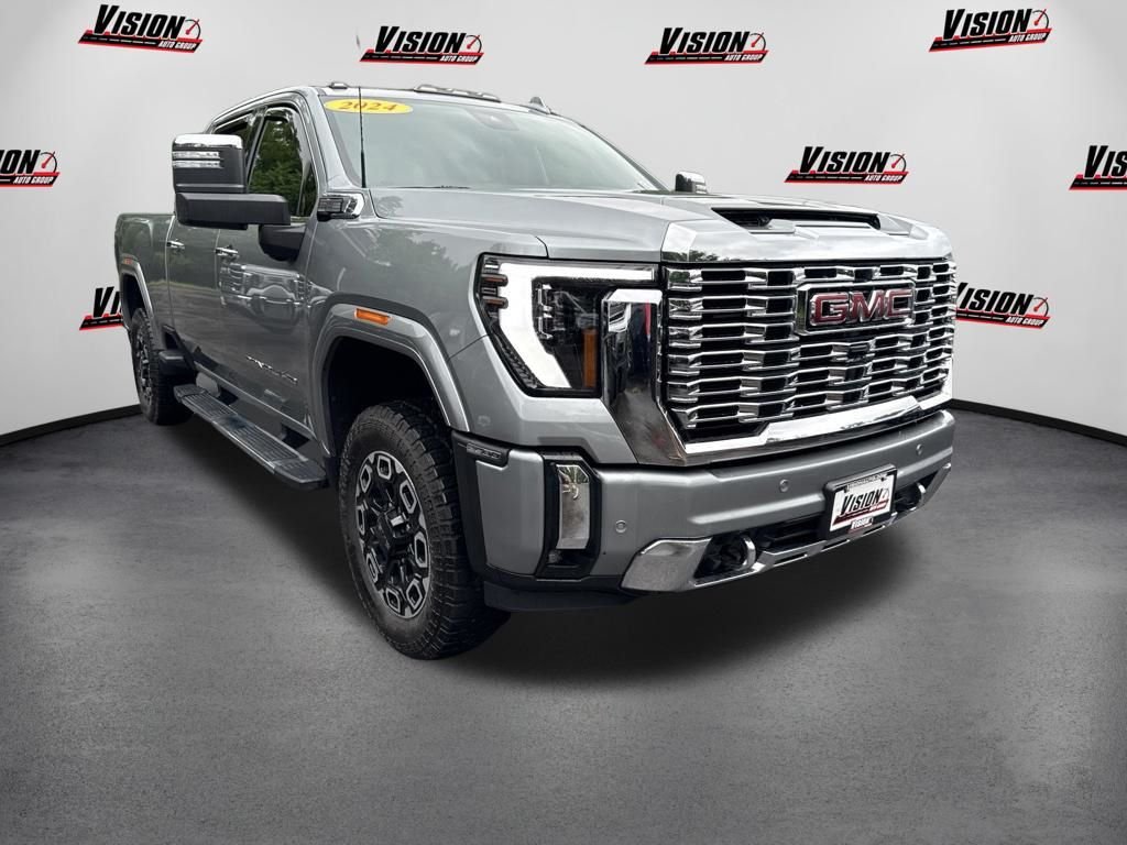 Used 2024 Silver GMC Denali image 3