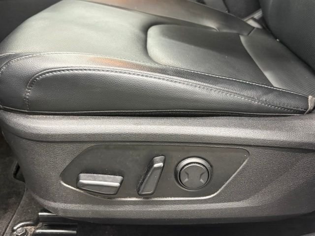 Used 2023 White Kia EX image 12