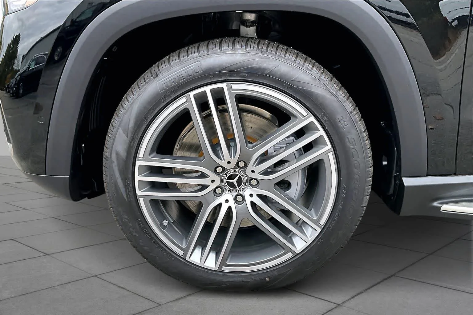 New 2026 040/Black Mercedes-Benz GLS 450 image 15