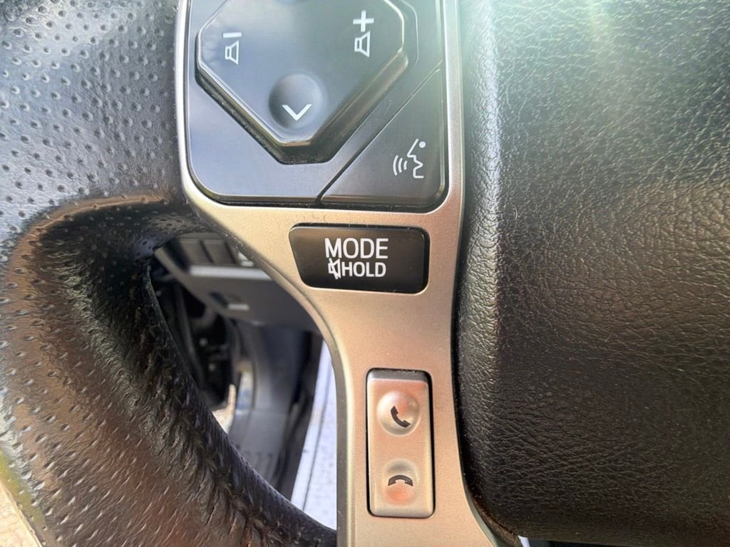 Used 2022 Midnight Black Metallic Toyota SR5 image 32