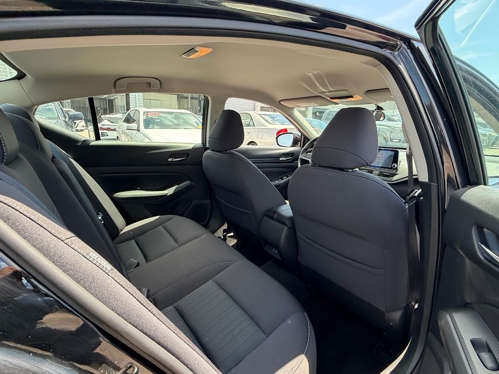 Used 2020 Black Nissan 2.5 S image 17