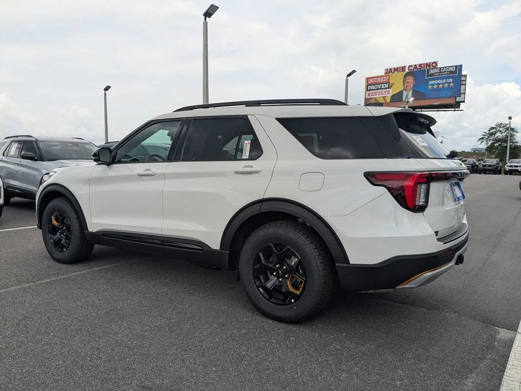 New 2026 Star White Metallic Tri-Coat Ford Tremor image 6