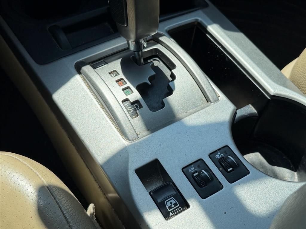 Used 2010  Toyota SR5 image 24