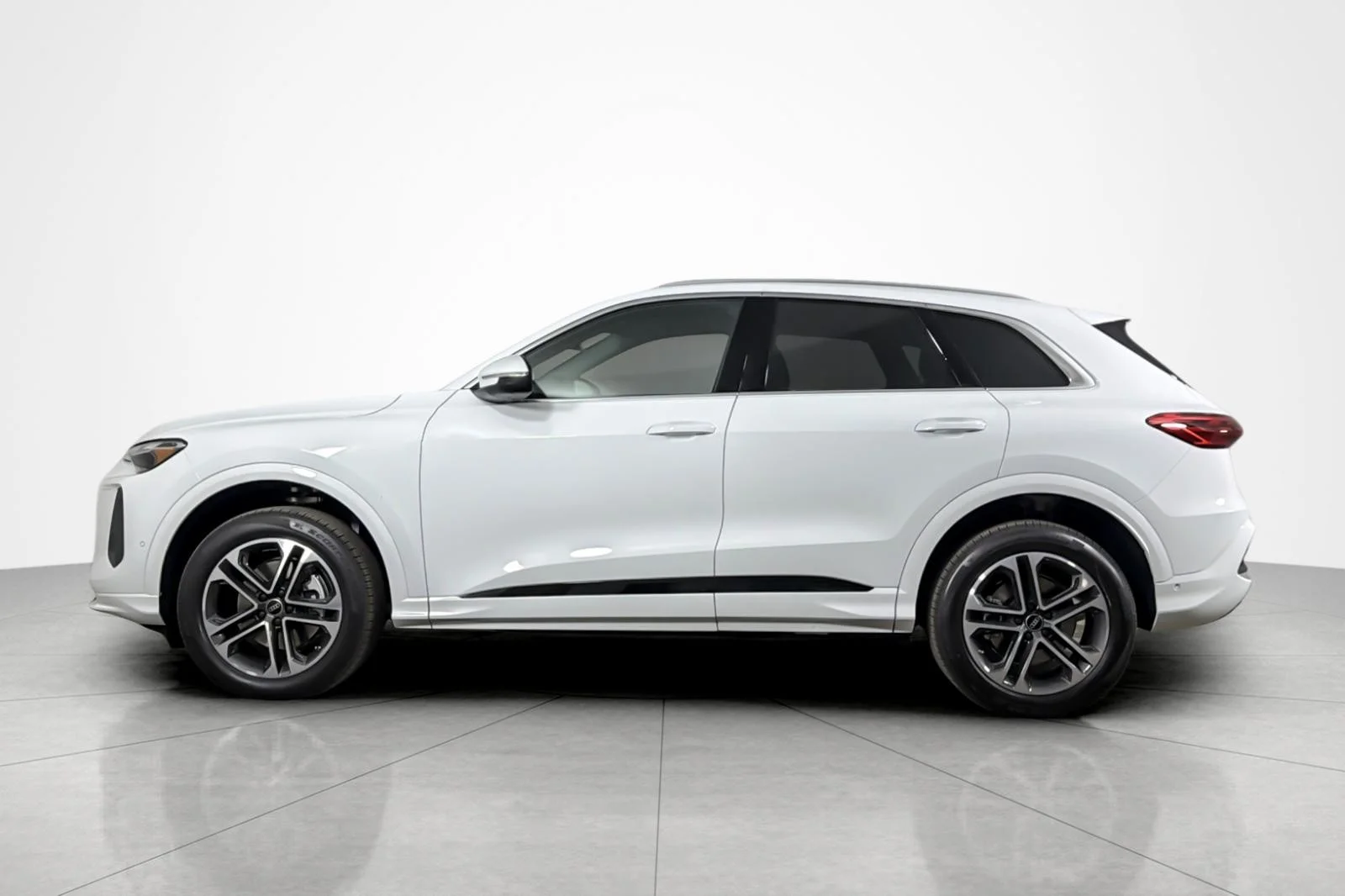 New 2026 Arkona White Audi Premium 2.0 TFSI quattro image 3