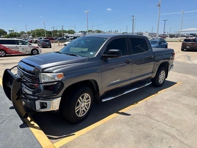 Used 2017 Gray Toyota SR5 image 3