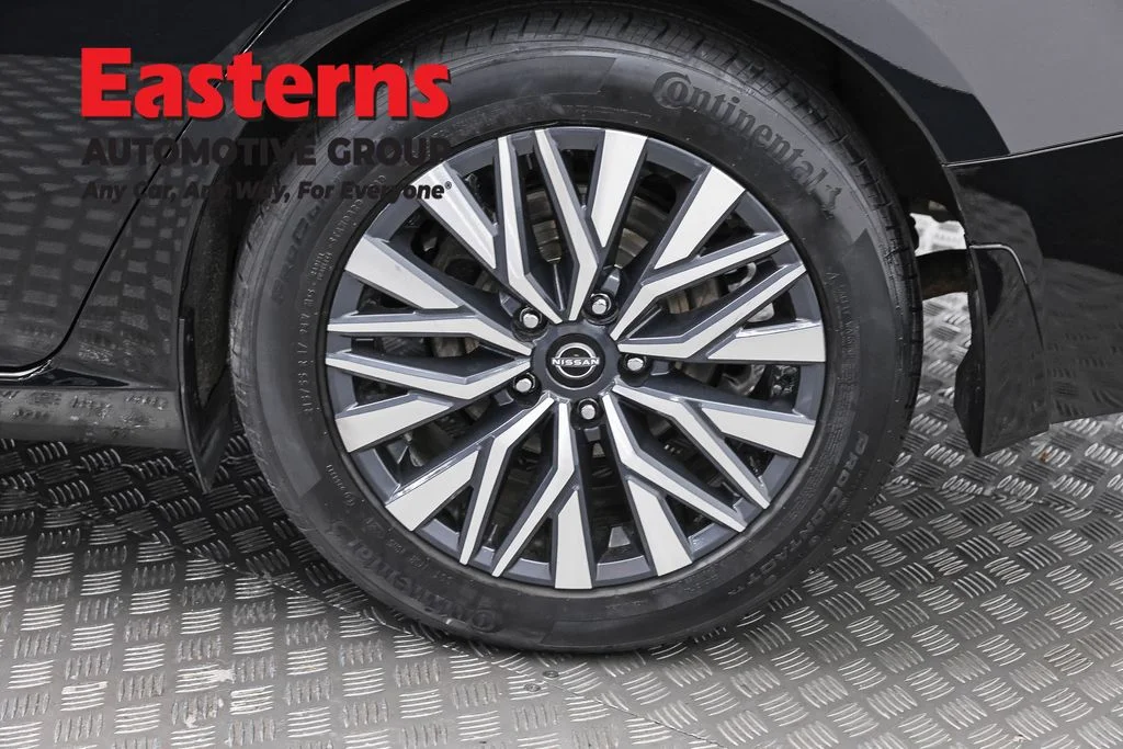 Used 2024 Black Nissan 2.5 SV image 33