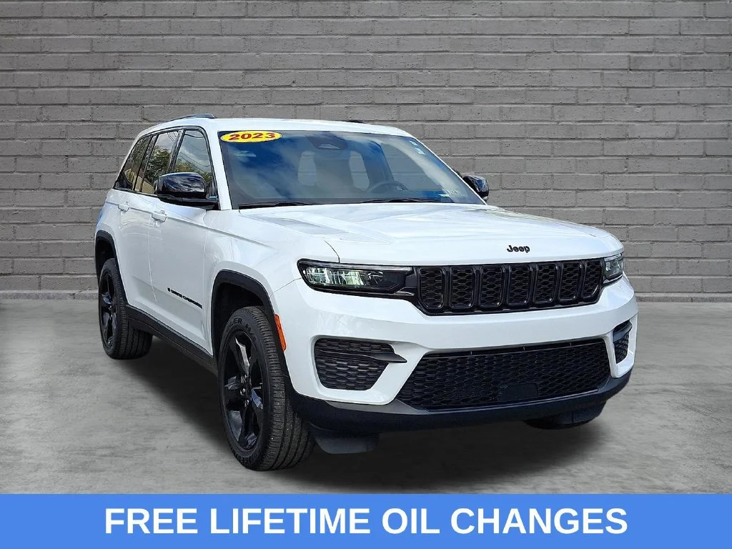 Used 2023 Bright White Clearcoat Jeep Altitude X image 2