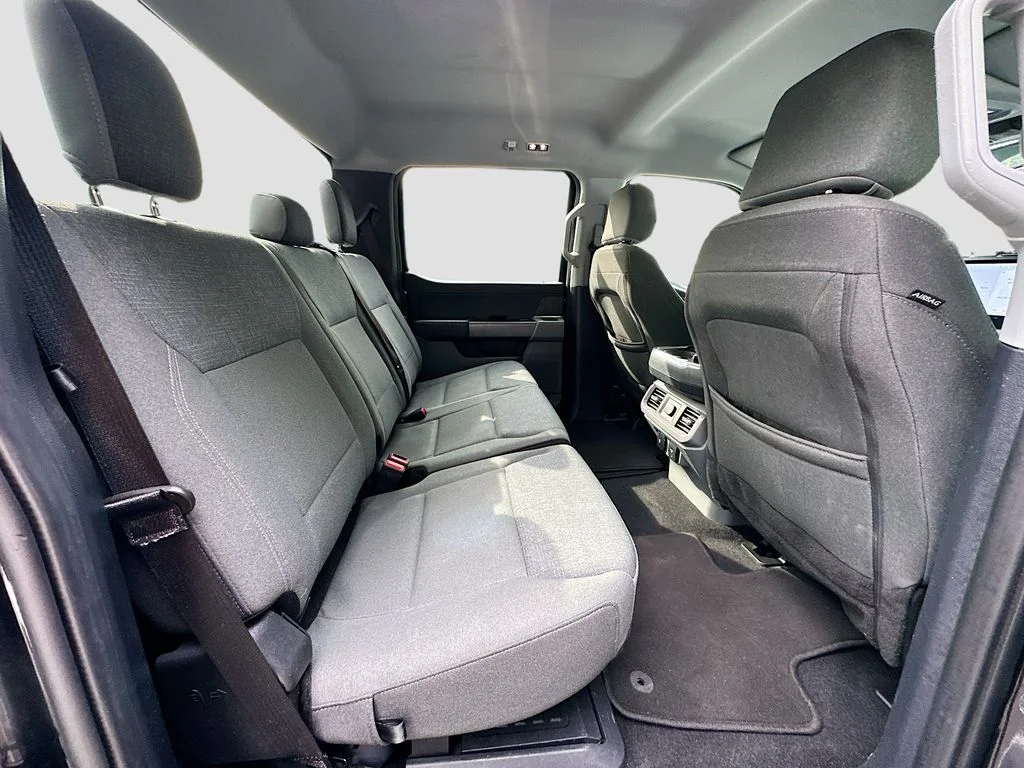 Used 2024 Black Ford XLT image 27