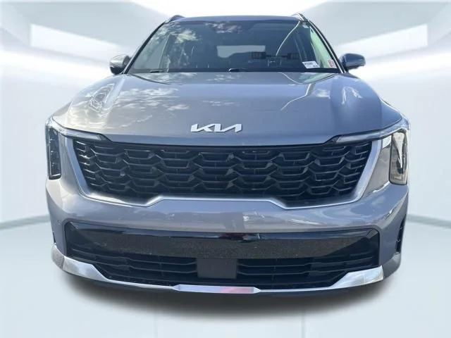 Used 2024 Silver Kia S image 2