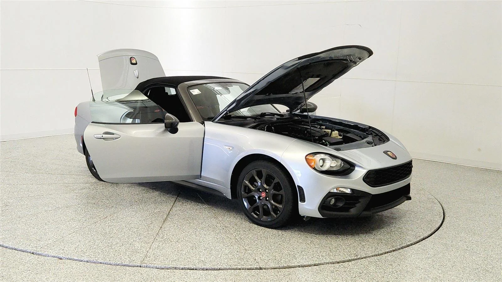 2020 FIAT 124 Spider Abarth - Photo 9
