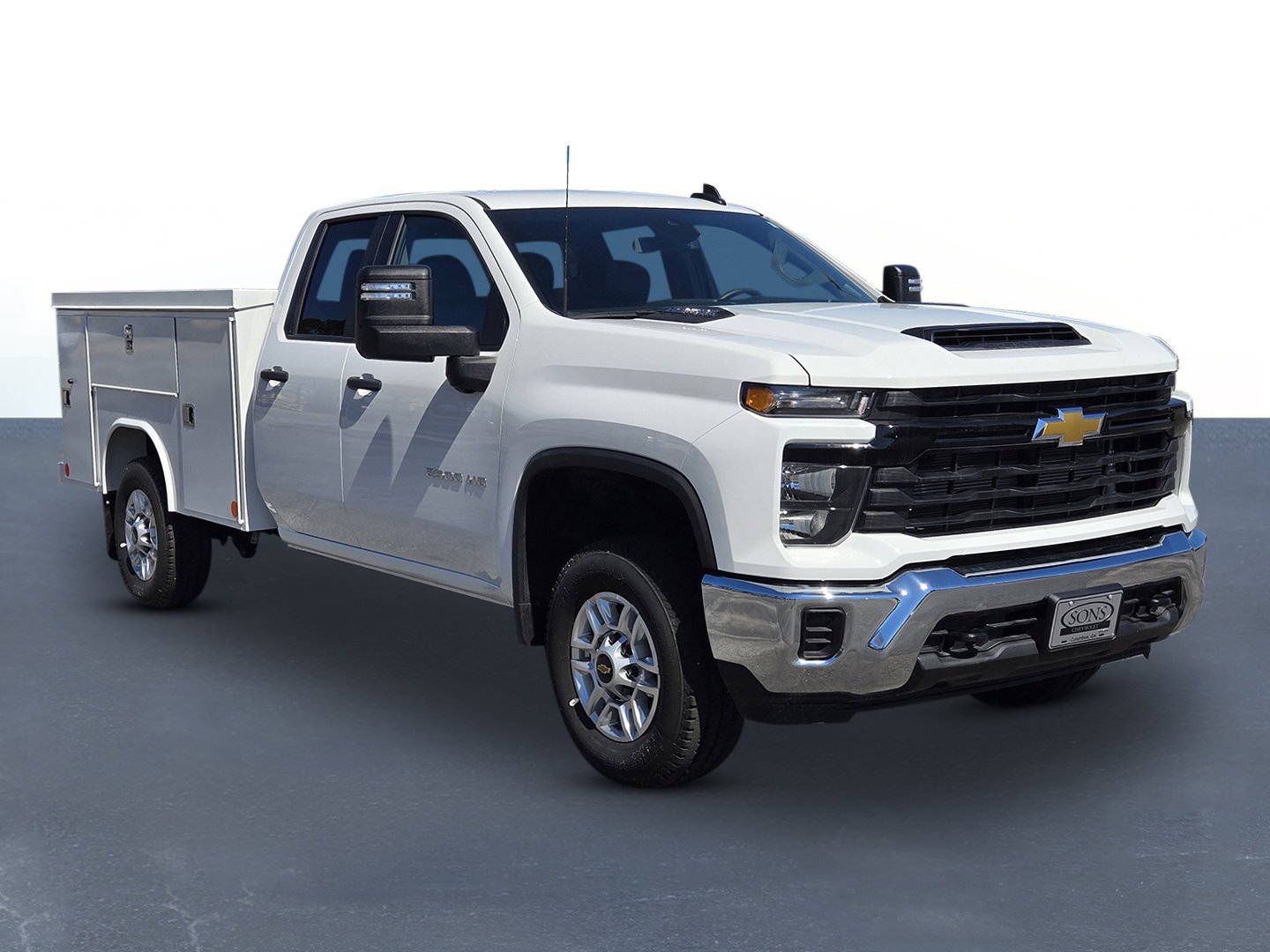 New 2026 Summit White Chevrolet WT image 4